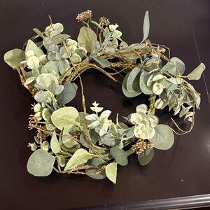 Green Leafy Wreath